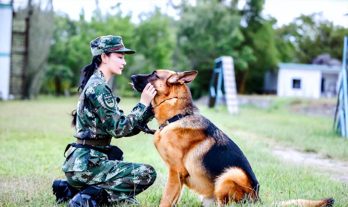 “足球宝贝”张馨予：大黑牛送的一块石头，让她成了全网的笑话