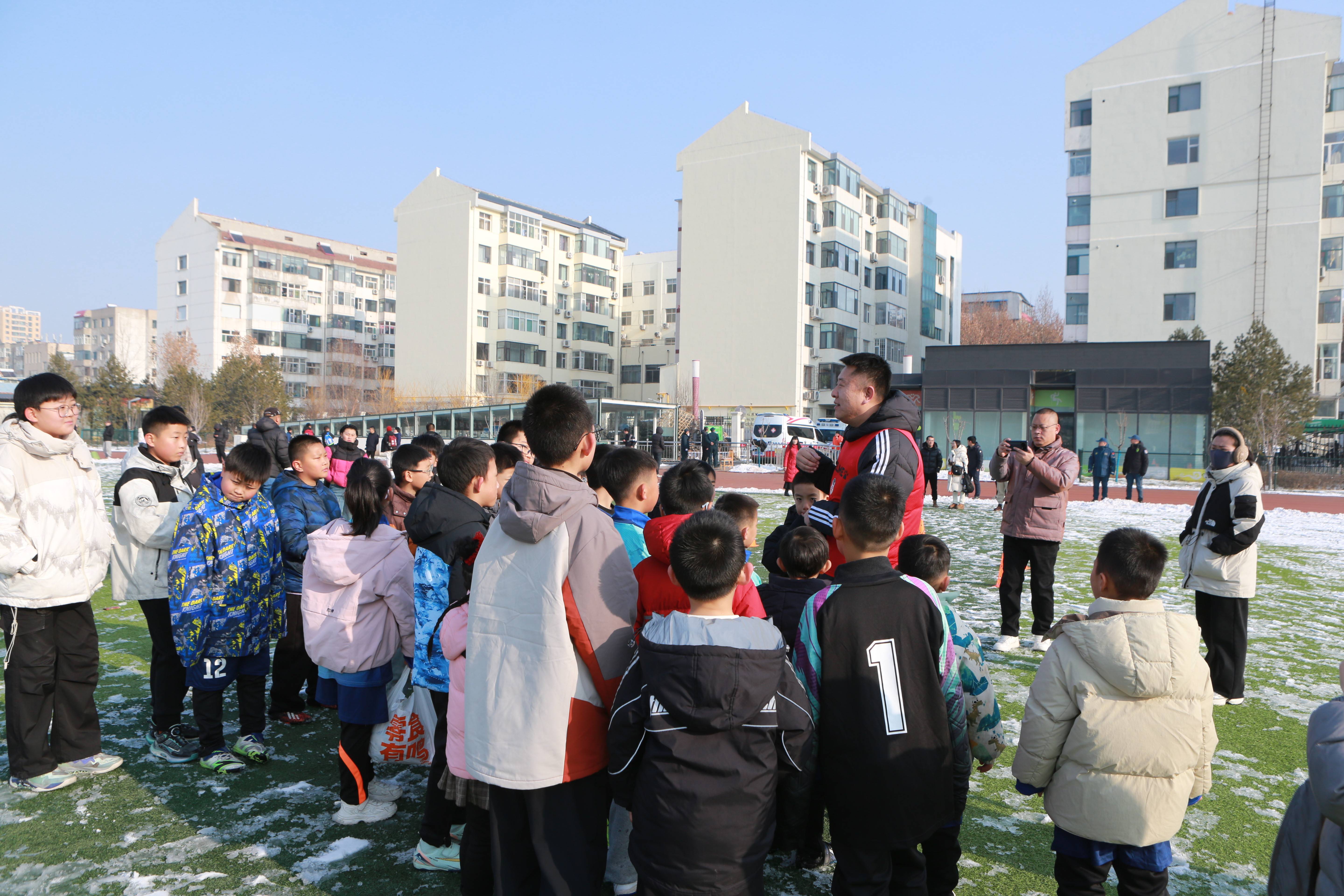 2026迎新年"奔跑吧少年"长治市青少年足球嘉年华公益活动在体育公园举行