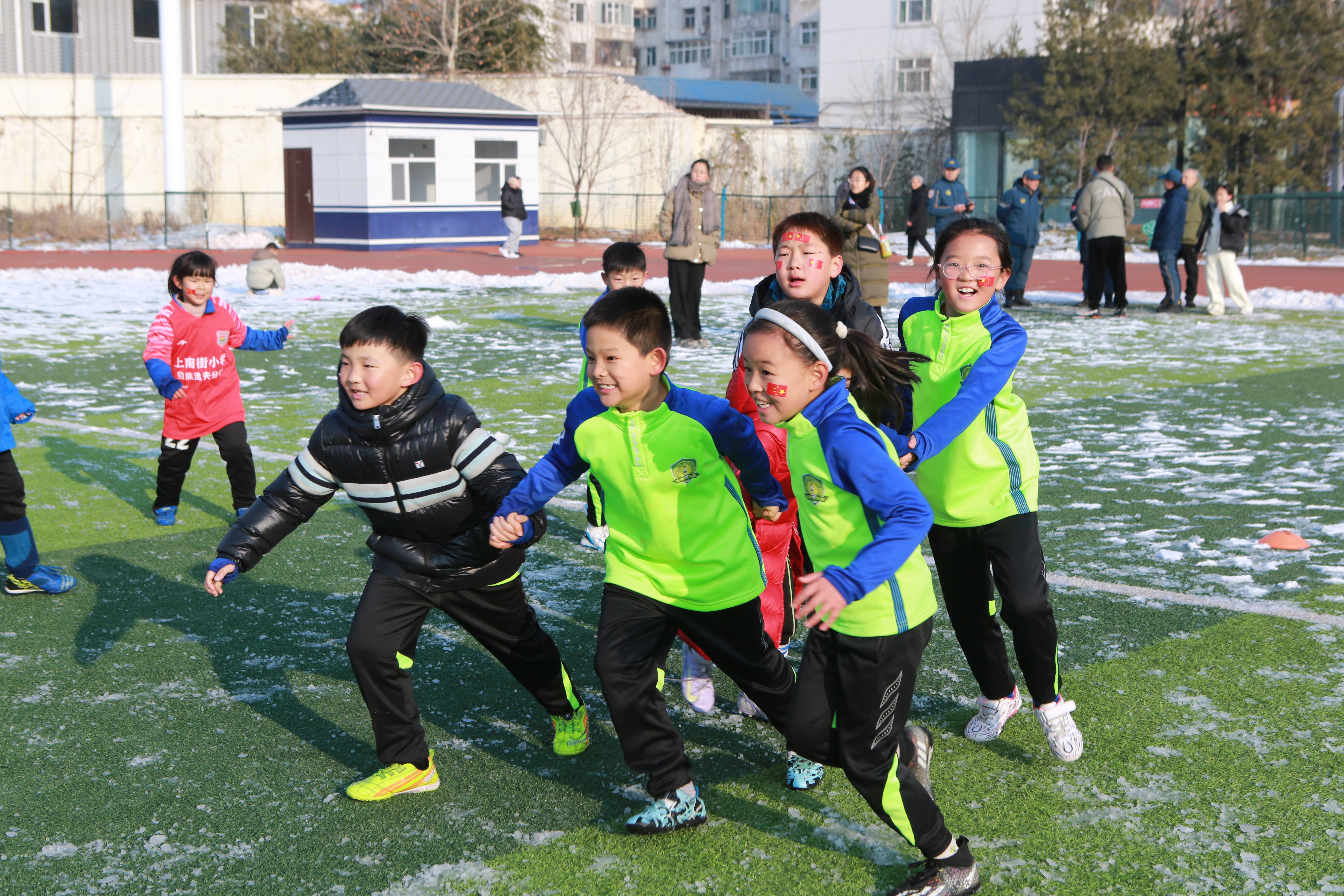 2026迎新年"奔跑吧少年"长治市青少年足球嘉年华公益活动在体育公园举行