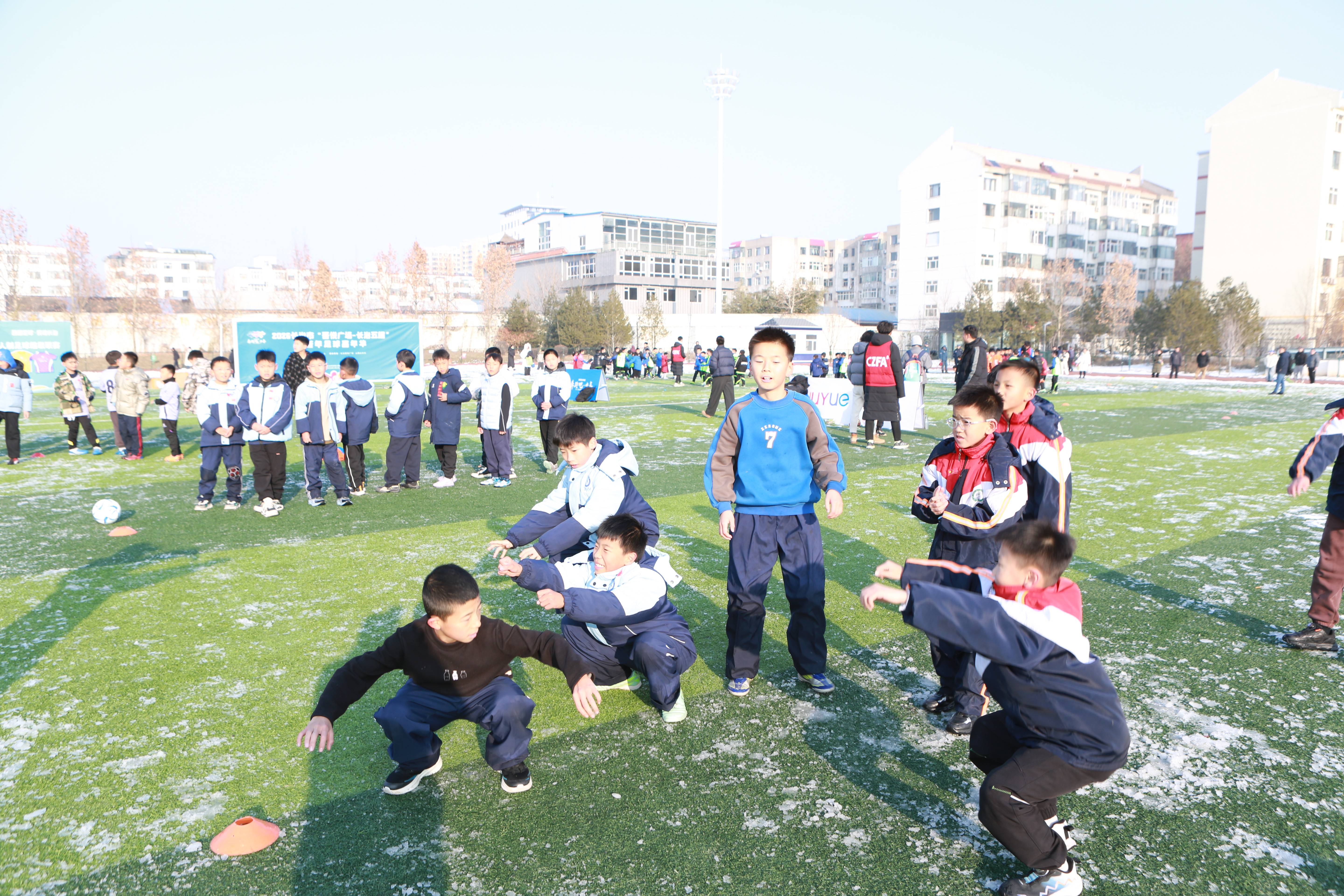 2026迎新年"奔跑吧少年"长治市青少年足球嘉年华公益活动在体育公园举行