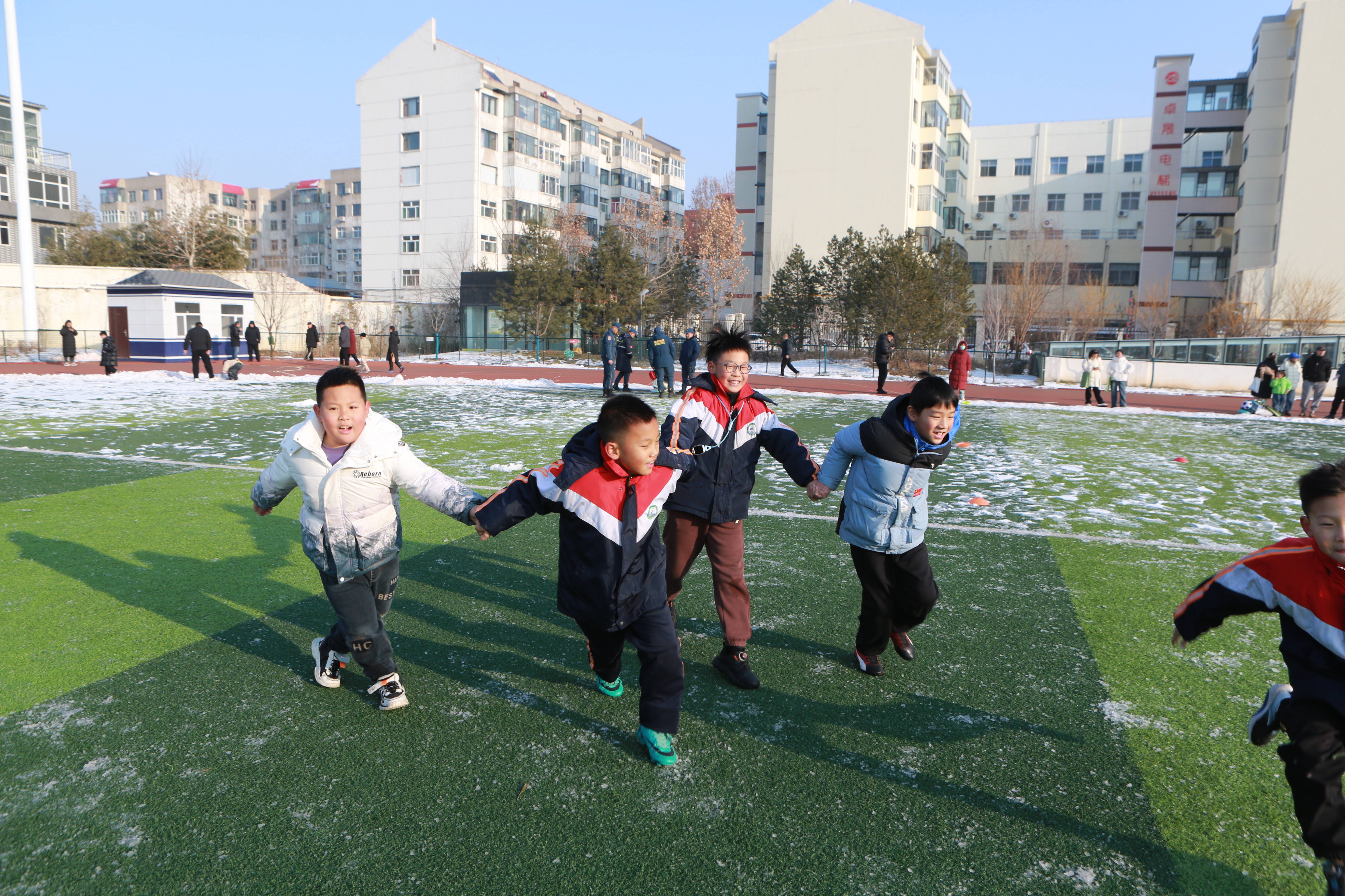 2026迎新年"奔跑吧少年"长治市青少年足球嘉年华公益活动在体育公园举行