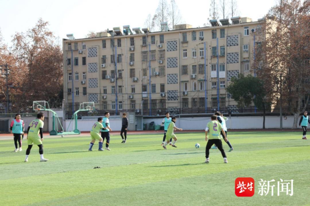视频｜绿茵激情书写邻里温情南京中央门街道首届“社区盾”足球赛圆满启幕