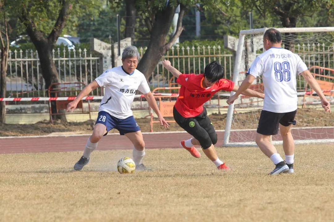 足球贺岁，快乐同行！中山梅县快乐足球队贺岁赛快乐上演