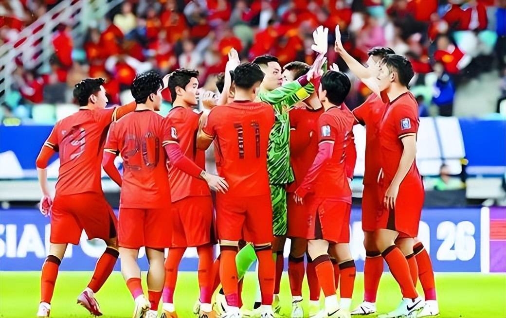 北京时间下午16点！国足在2026年美加墨世界杯爆冷3比1赢得开门红，被辟谣