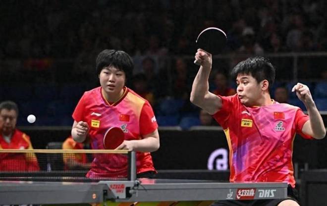 WTT总决赛首日赛程：国乒8人出战，王楚钦1天2赛，央视俩频道直播