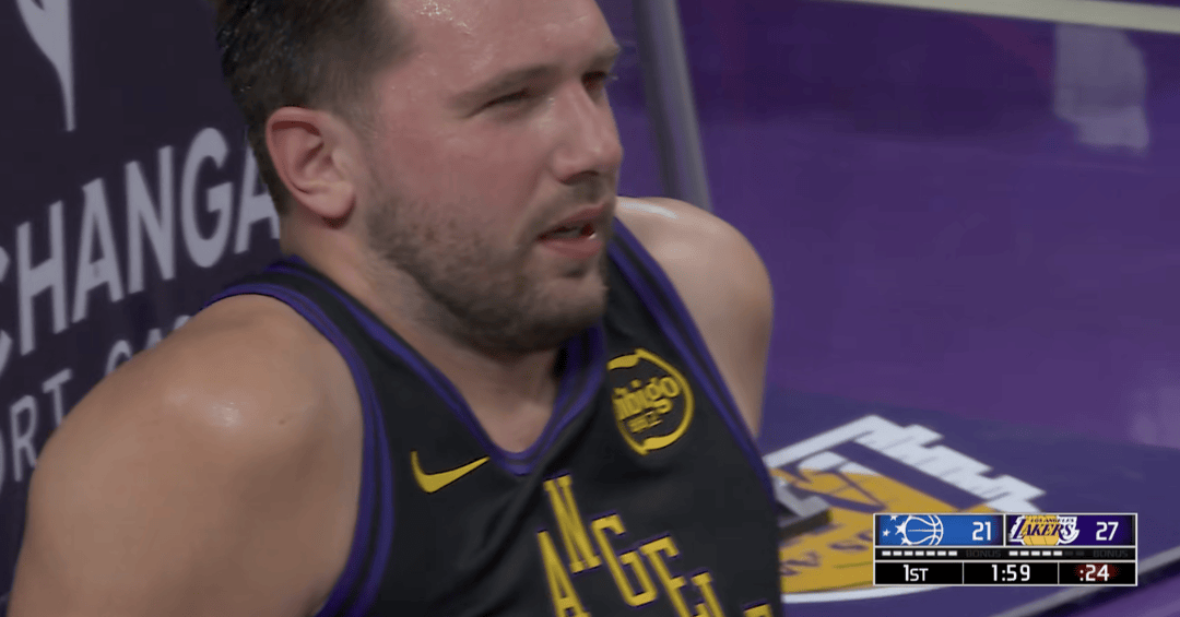 刚刚！东契奇拒投绝杀球！詹姆斯无奈，绝杀失败...