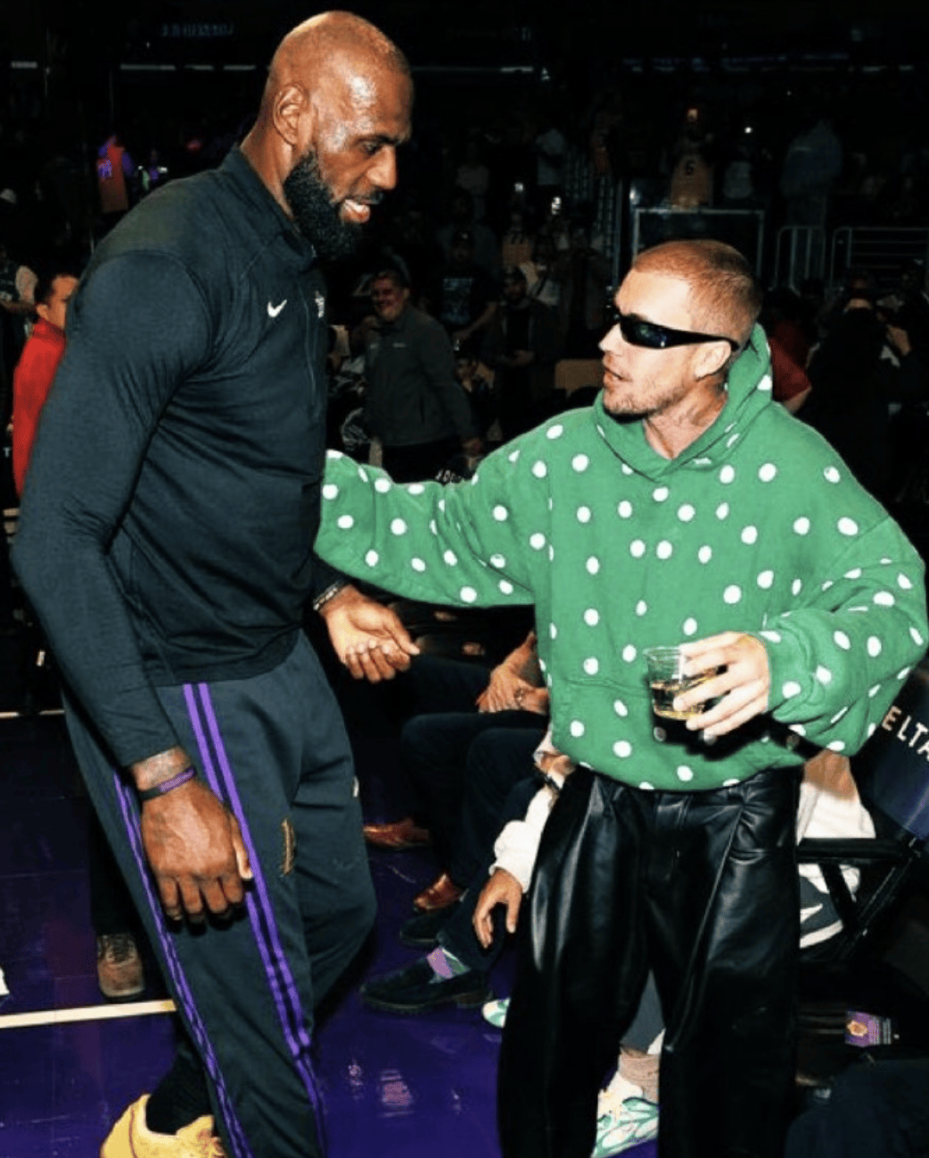 刚刚！东契奇拒投绝杀球！詹姆斯无奈，绝杀失败...