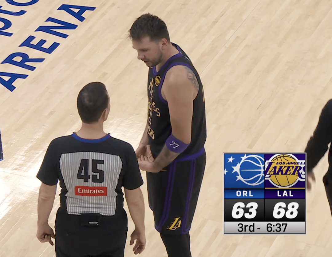 刚刚！东契奇拒投绝杀球！詹姆斯无奈，绝杀失败...