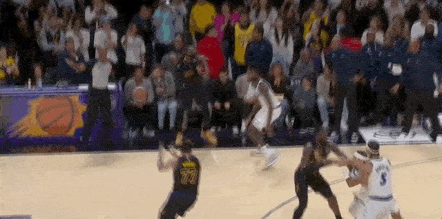 刚刚！东契奇拒投绝杀球！詹姆斯无奈，绝杀失败...