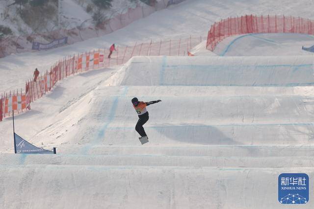 2025-2026赛季国际雪联单板滑雪障碍追逐世界杯东北亚站在沈阳开赛