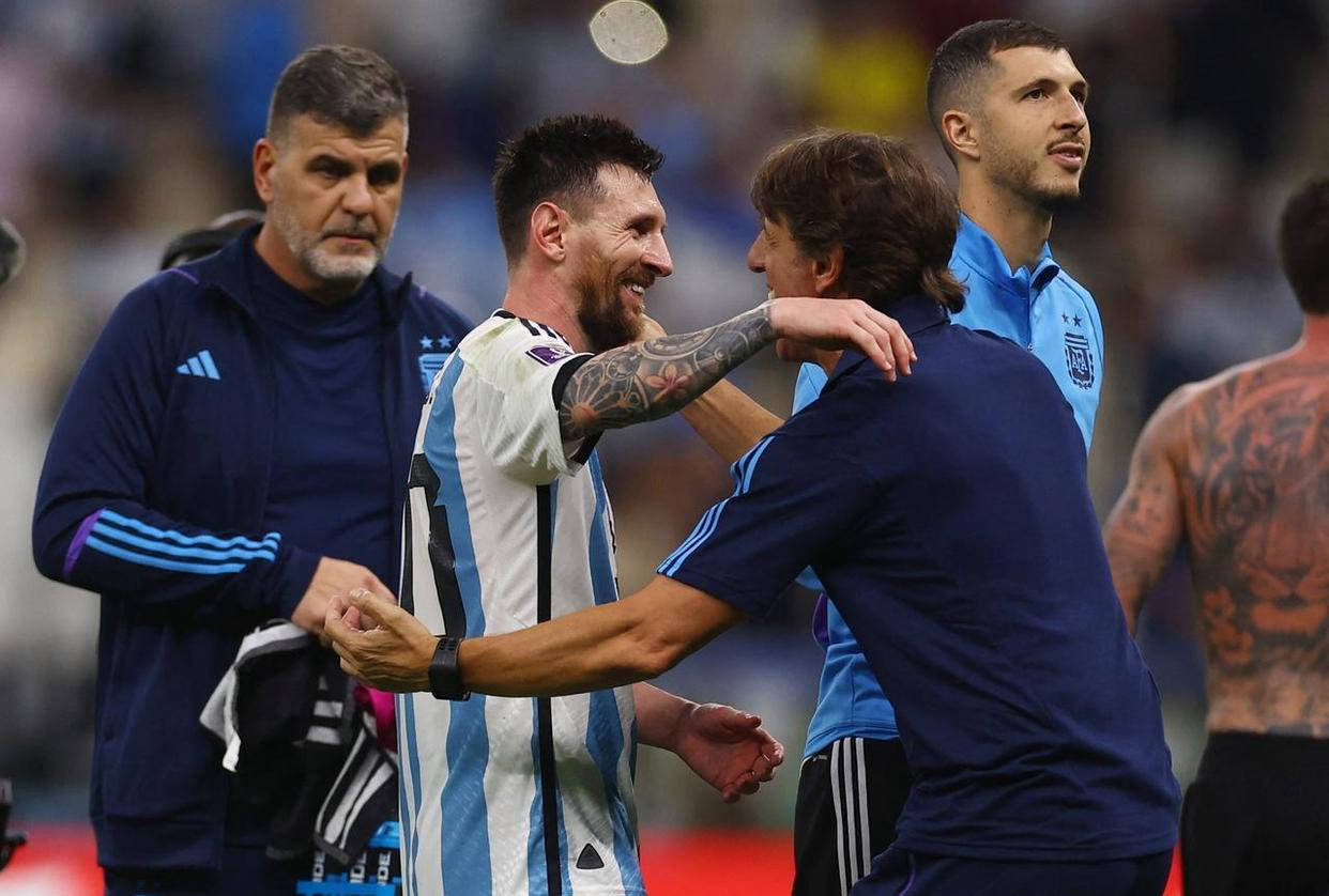 阿根廷2002年韩日世界杯阵容星光璀璨，为何仅进2球小组赛便遗憾出局？