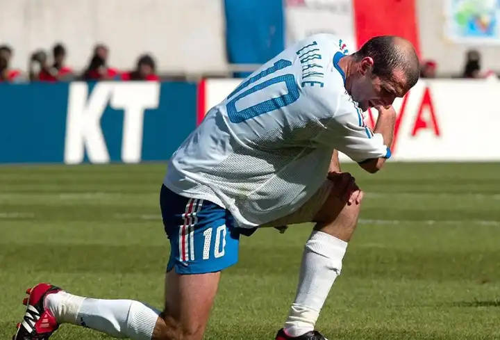 为什么2002年世界杯阵容豪华的法国队，小组赛都没能出线被淘汰出局？