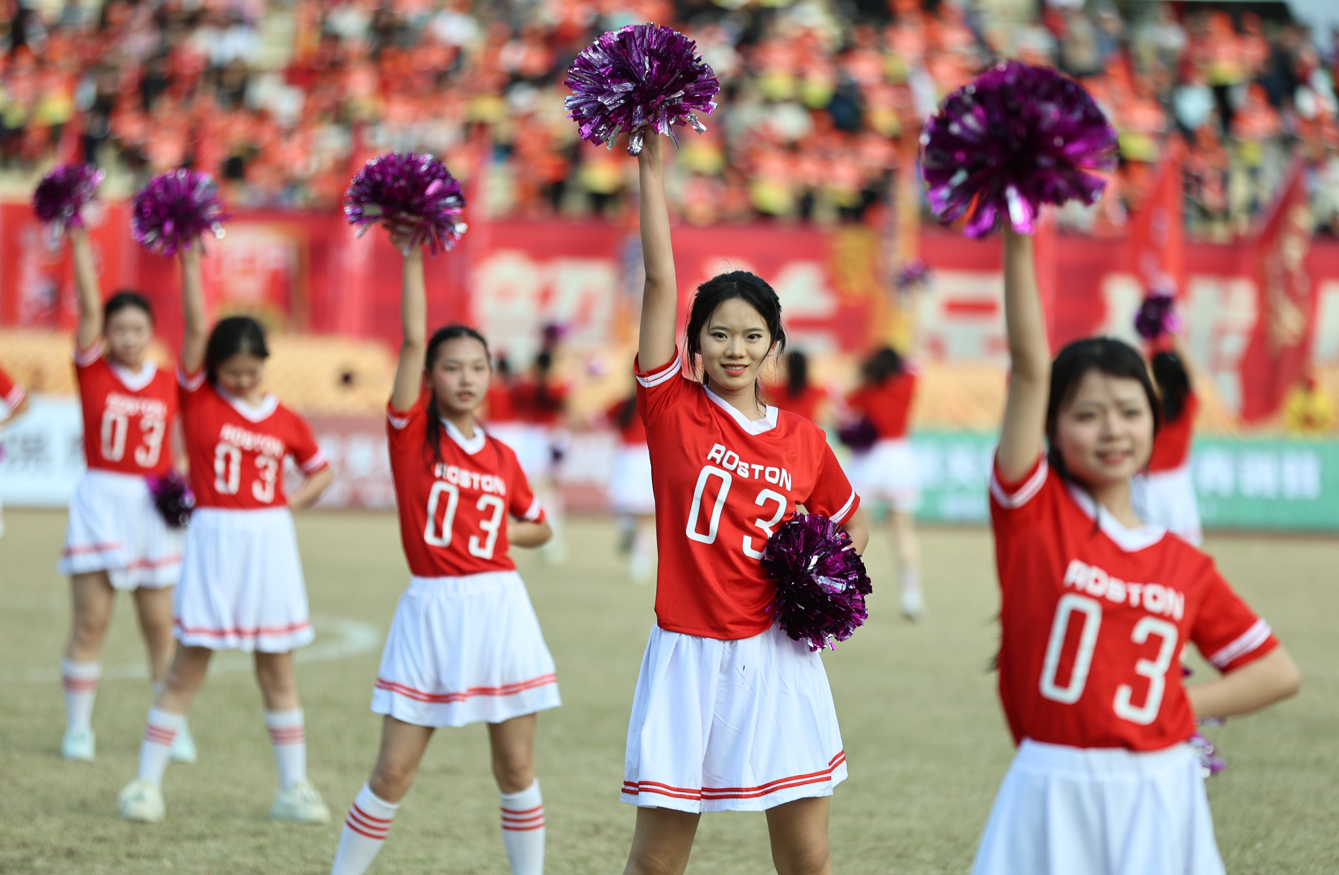 （体育）足球——韶关、赣州、郴州城市足球联赛开赛